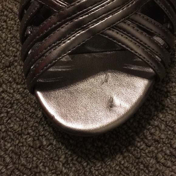 Franco Sarto: Size 8 Silver Heels - Picture 3 of 6